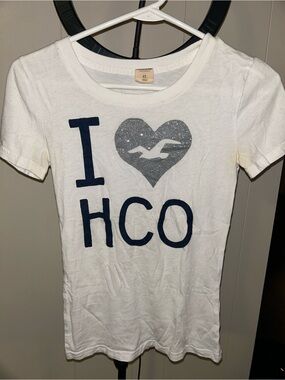 Hollister Graphic Tee